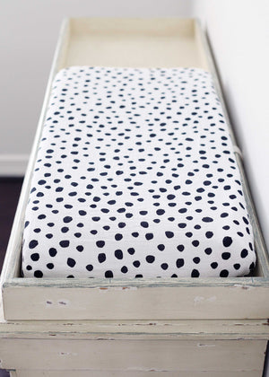 
                  
                    Load image into Gallery viewer, Organic Changing Pad Cover -  Spots ©
                  
                