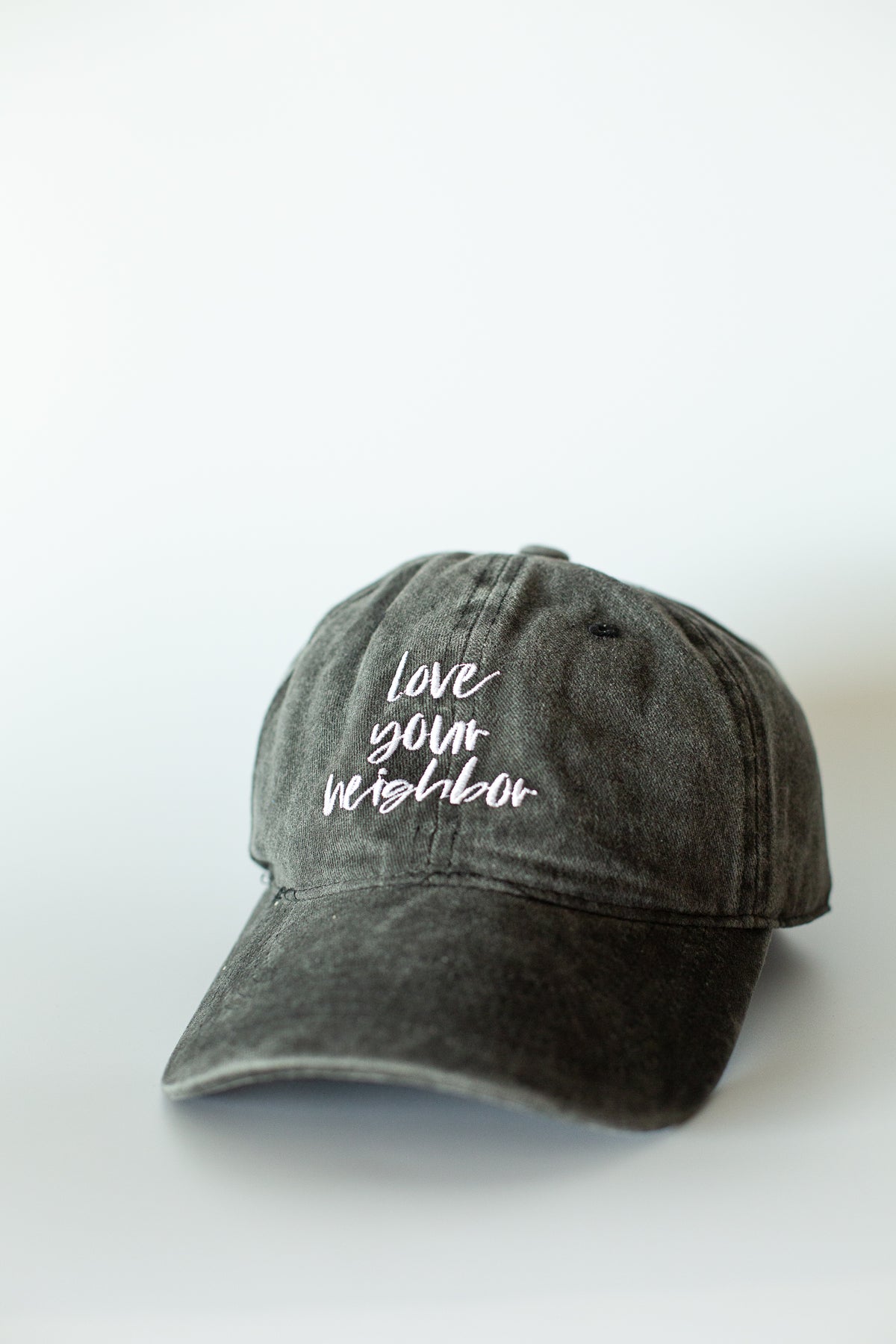 Love your neighbor - Baseball Cap - Washed Black | 2 sizes