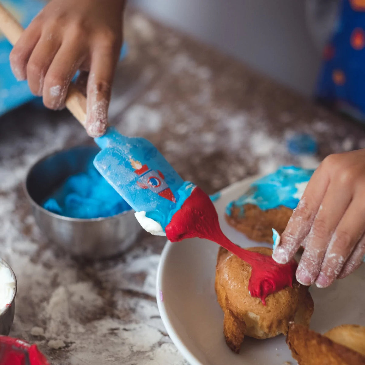 Handstand Kitchen - Out of this World Cupcake Mold