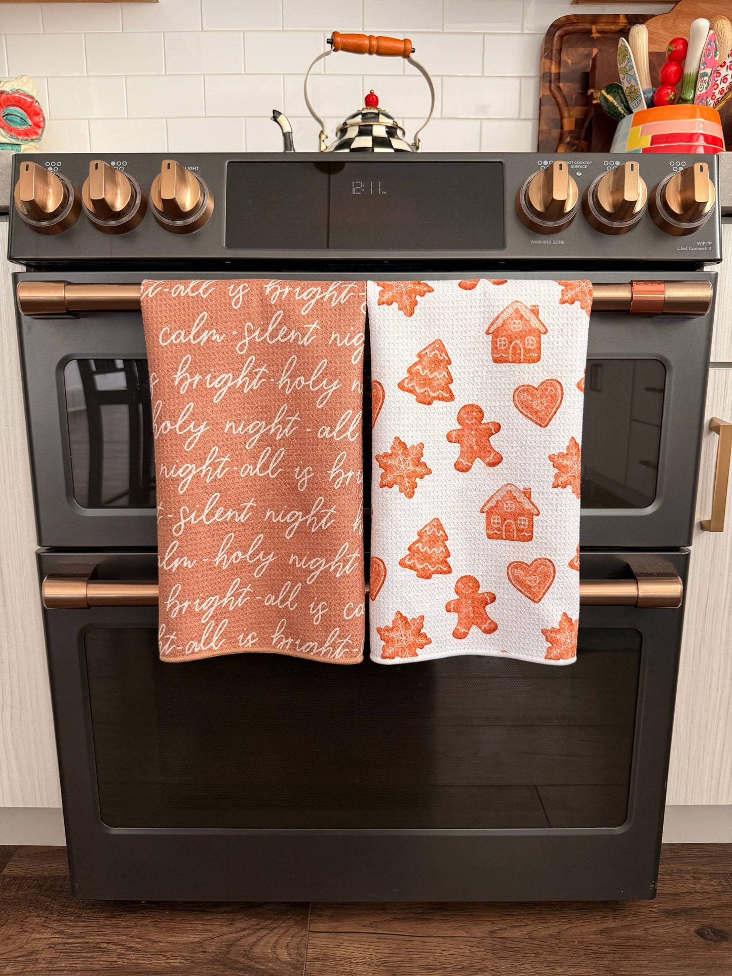 Crae.Home - Silent Night: Double-Sided Hand Towel: Tan / Hand Towel (17 in x 27 in)