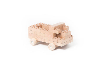 Eco-Bricks 90-piece set wooden truck build example