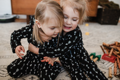 Organic Baby + Kids Pajama Set | White on Black Arrows©