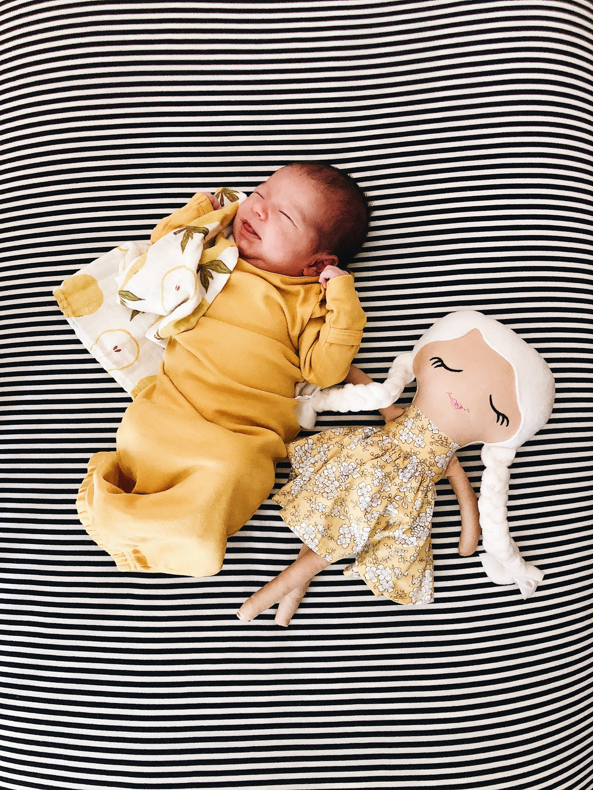 Organic knot hat and gown set – alternate view 10