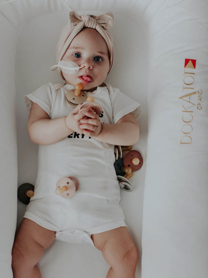 God is bigger than everything Short Sleeve Bodysuit