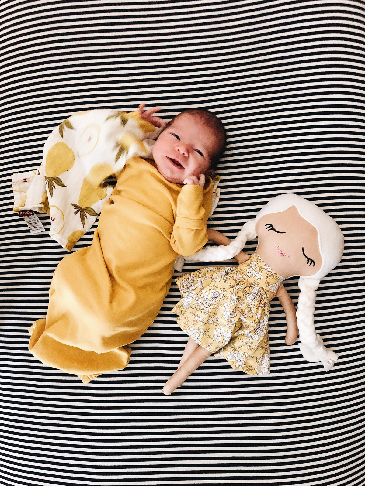 Organic knot hat and gown set – alternate view 9