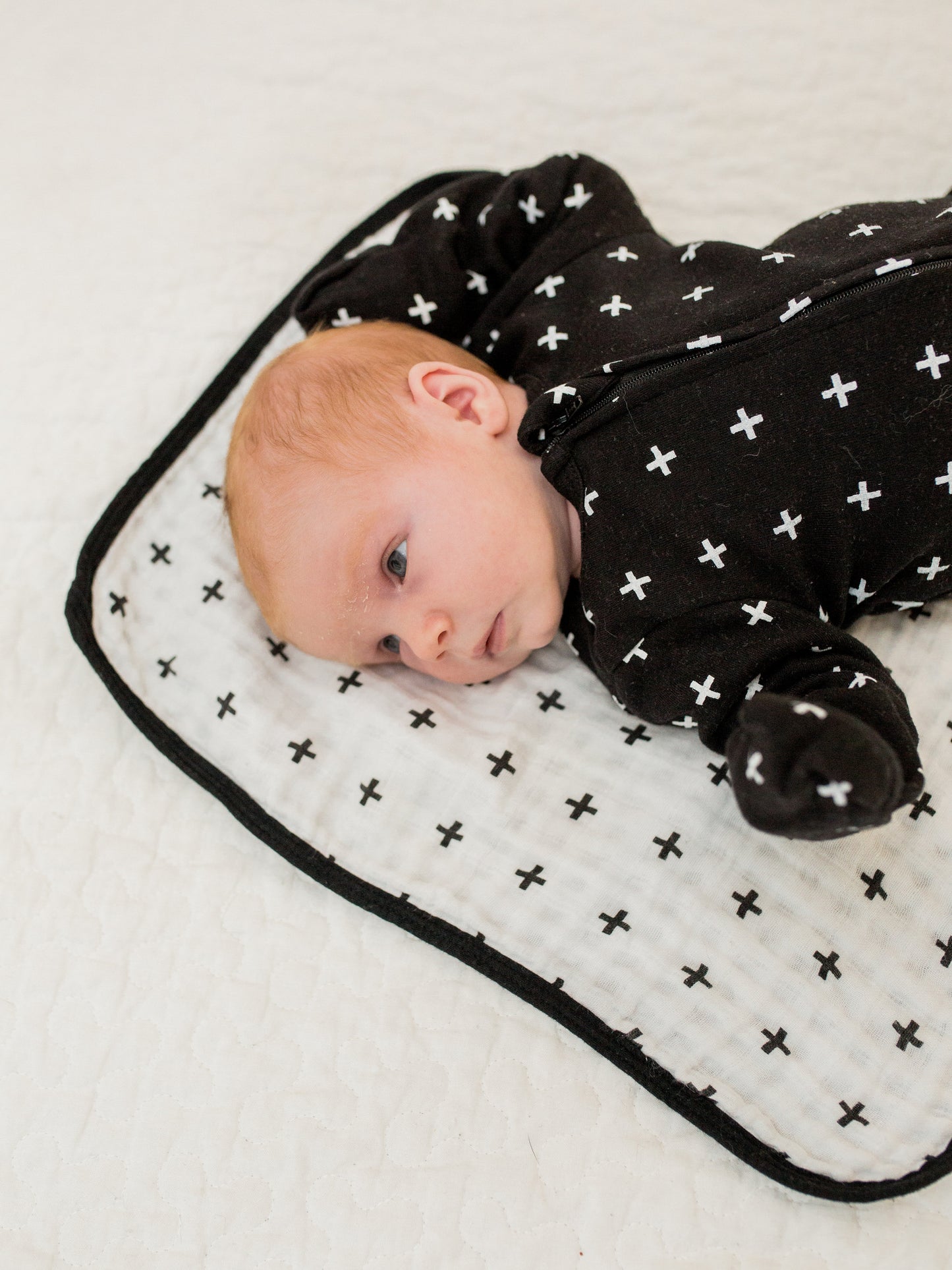 Swiss Cross + XO Reversible Muslin Burp Cloth | GOTS Certified Organic Cotton Muslin