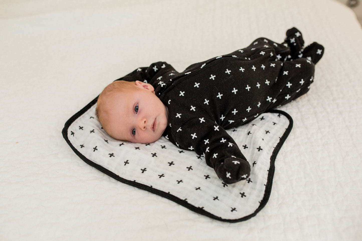 Swiss Cross + XO Reversible Muslin Burp Cloth | GOTS Certified Organic Cotton Muslin