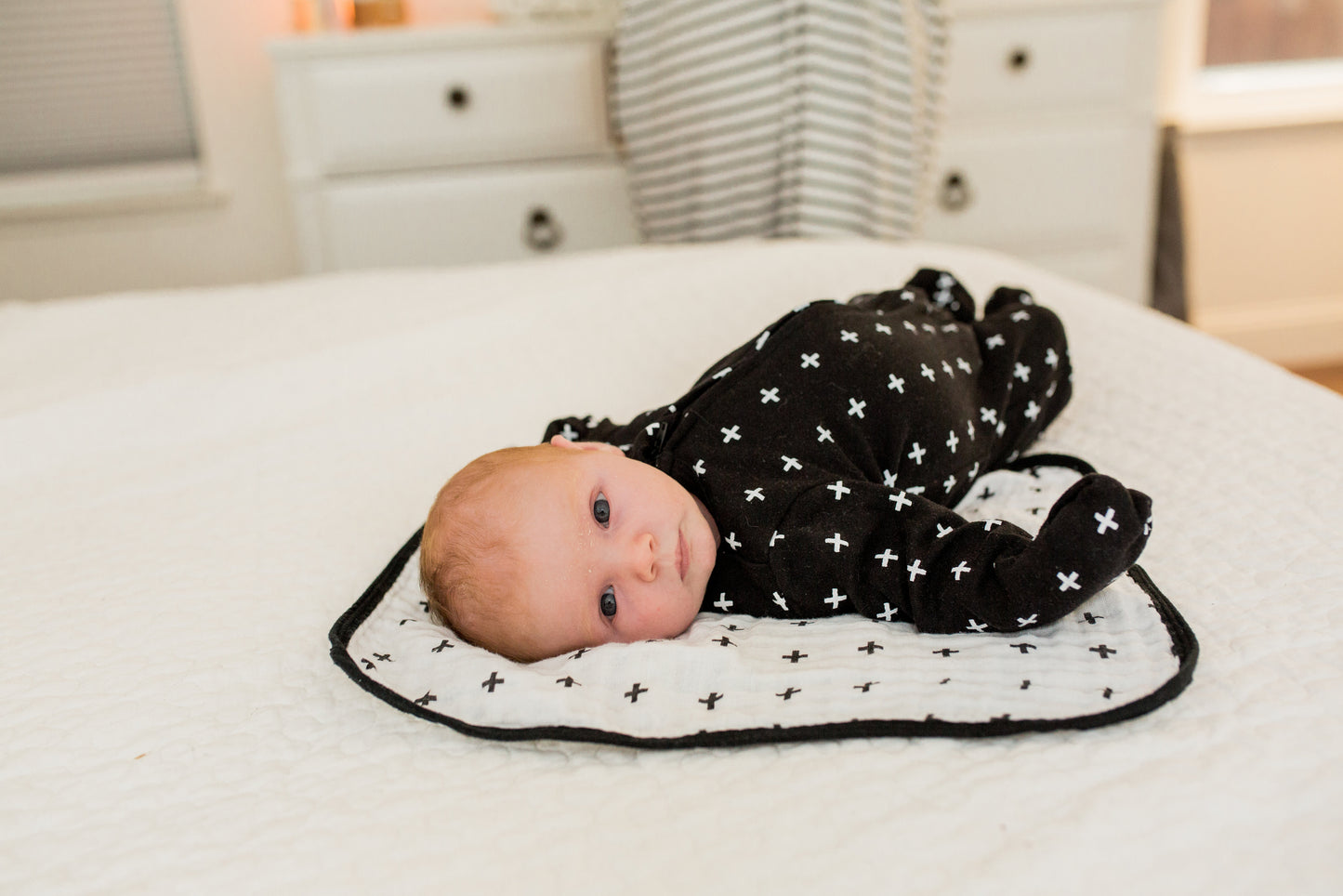 Swiss Cross + XO Reversible Muslin Burp Cloth | GOTS Certified Organic Cotton Muslin