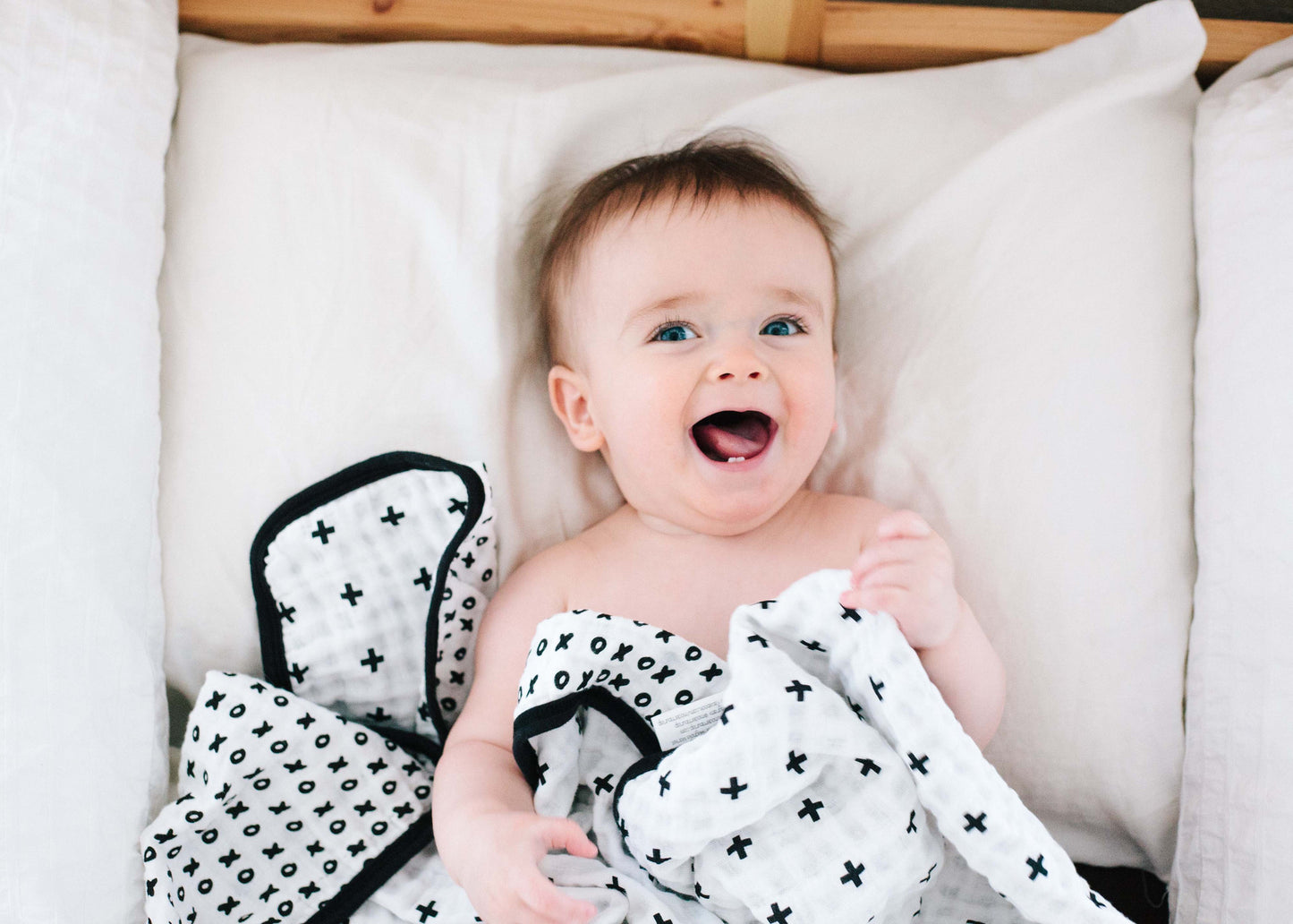 Swiss Cross + XO Reversible Muslin Quilt | GOTS Certified Organic Cotton Muslin