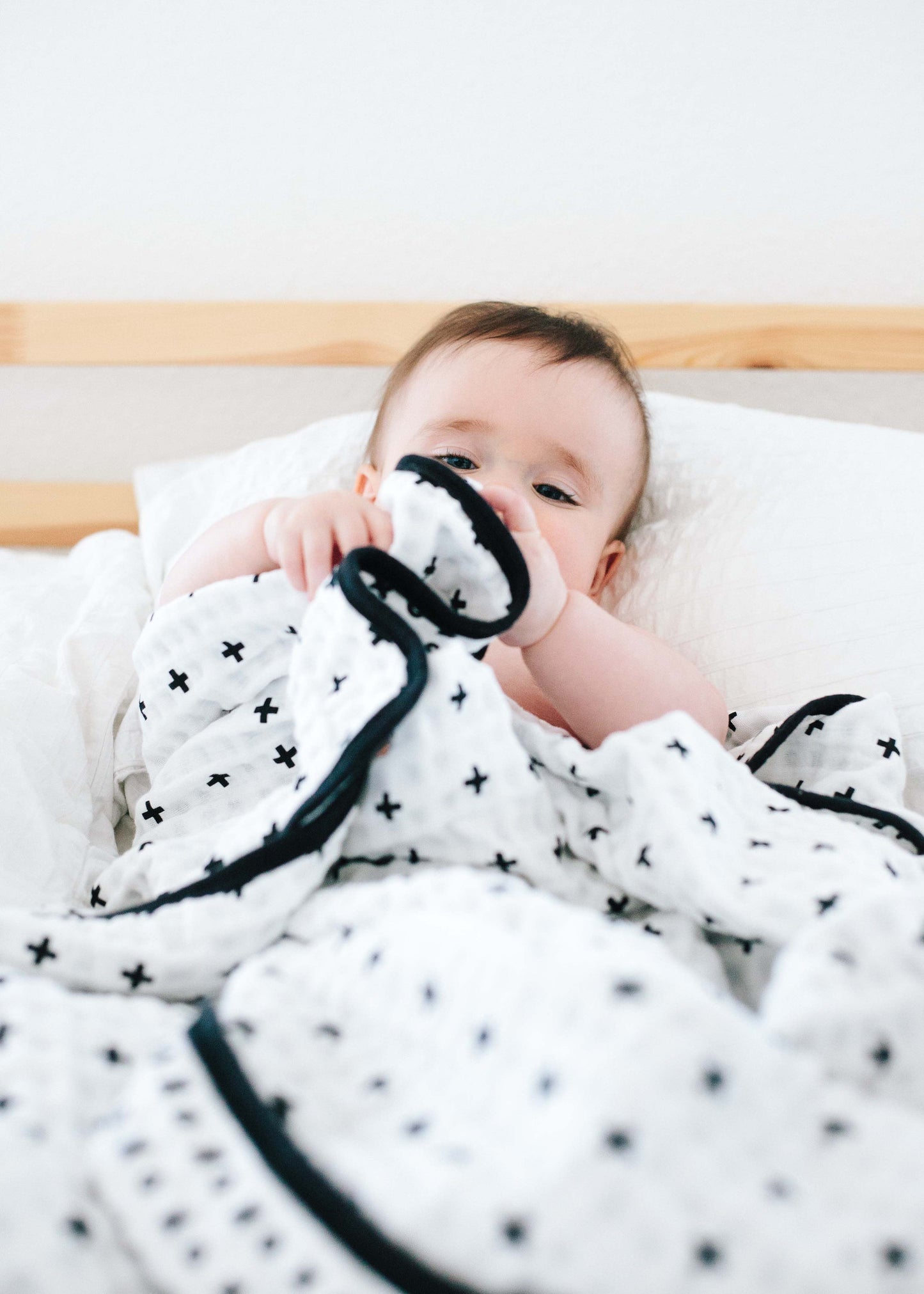 Swiss Cross + XO Reversible Muslin Quilt | GOTS Certified Organic Cotton Muslin
