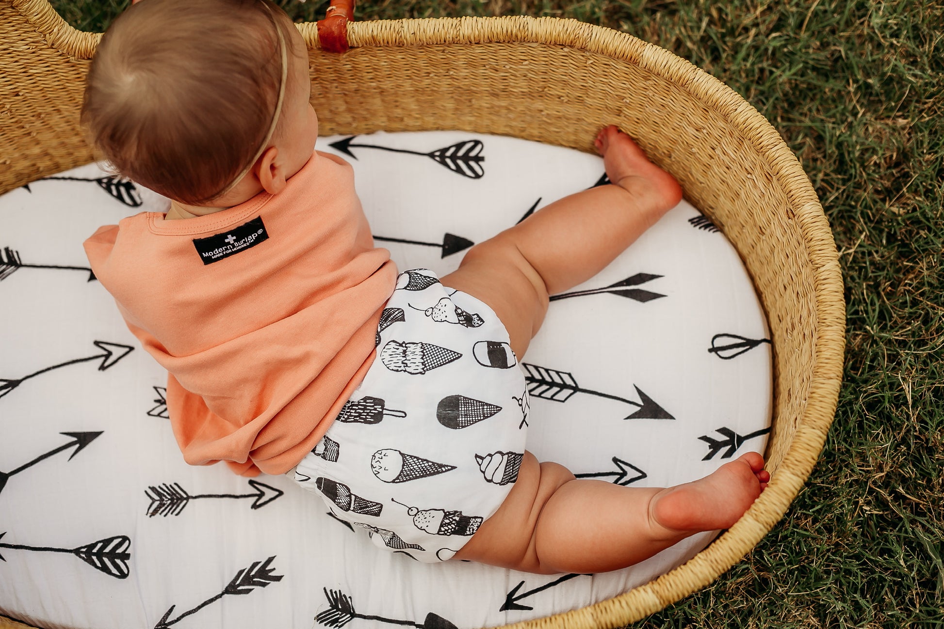 Arrows Bassinet + Small Changing Pad Sheet | GOTS Certified Organic Cotton Muslin