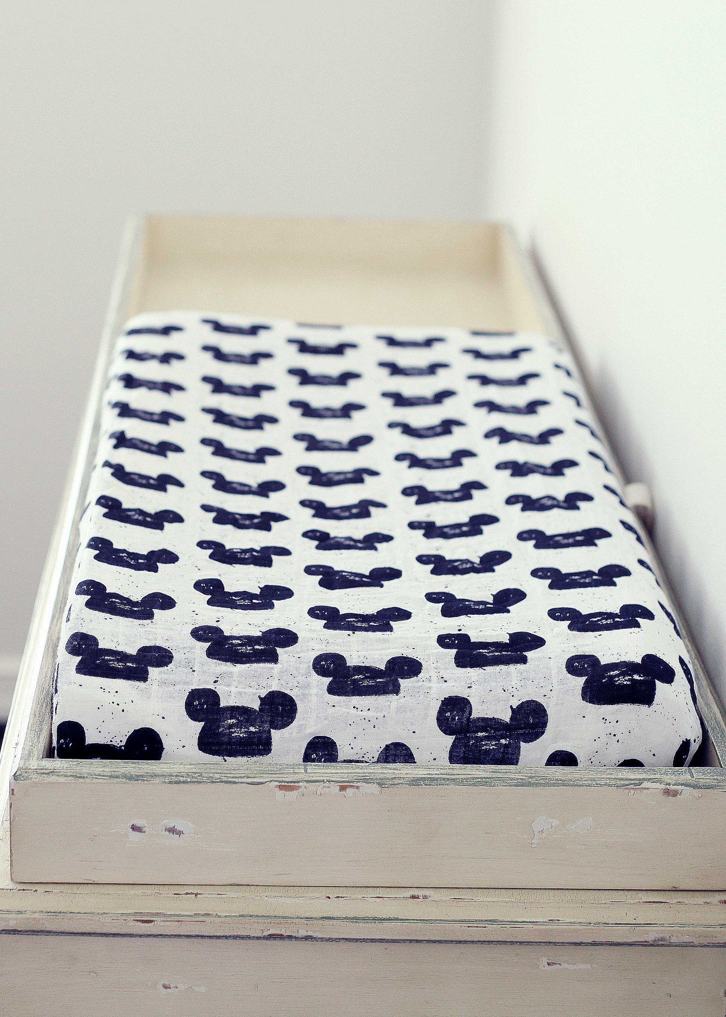 Modern Mouse fitted changing pad cover in organic cotton muslin