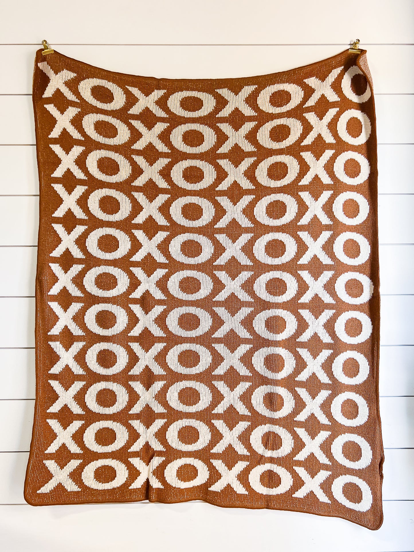 XO throw blanket in the Modern Burlap heritage design
