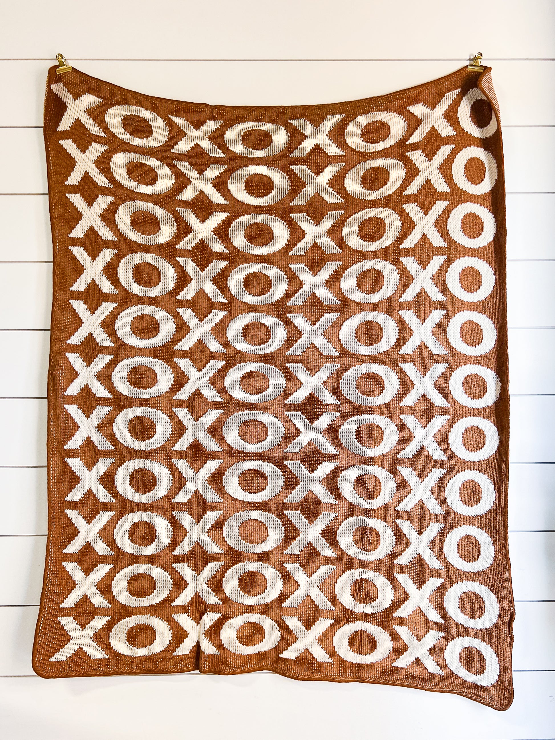 XO throw blanket in the Modern Burlap heritage design