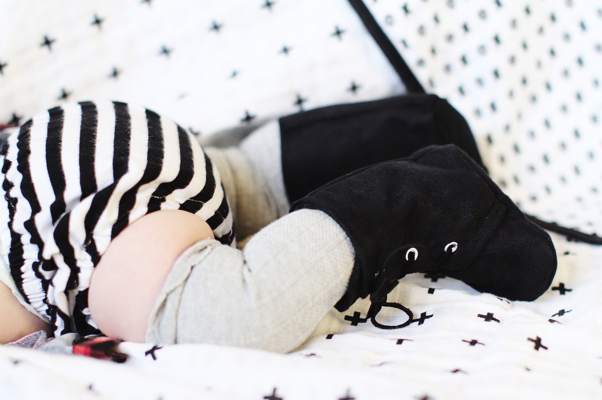 Swiss Cross + XO Reversible Muslin Quilt | GOTS Certified Organic Cotton Muslin
