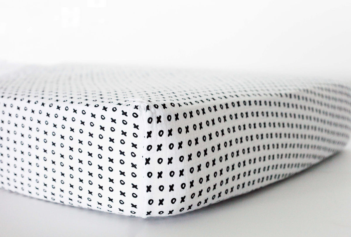 XO organic crib sheet by Modern Burlap
