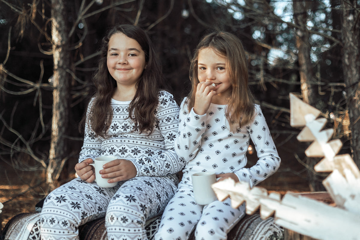 Organic Baby + Kids Pajama Set | Black on White Snowflakes