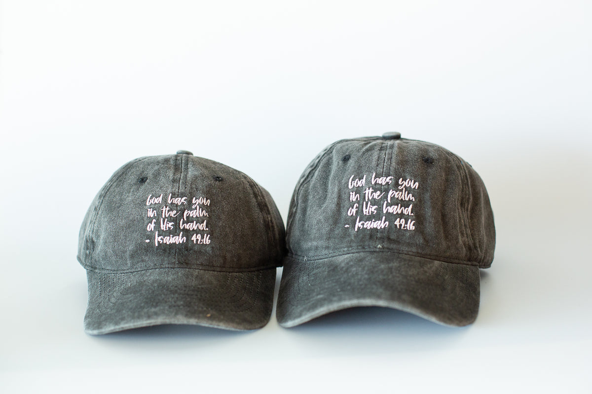 God has you in the palm of his hand Isaiah 49:16 -  Baseball Cap - Washed Black | 2 sizes