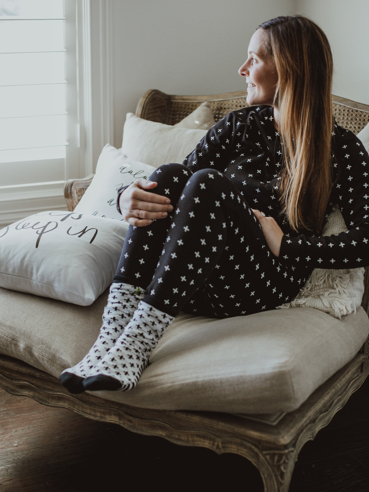 FINAL SALE - Women's Pajama Set in Organic Cotton -  WHITE ON BLACK SWISS CROSS, product image 5