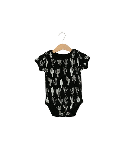 Organic Short Sleeve Baby Bodysuit | GOTS Certified Organic Cotton | Signature Prints