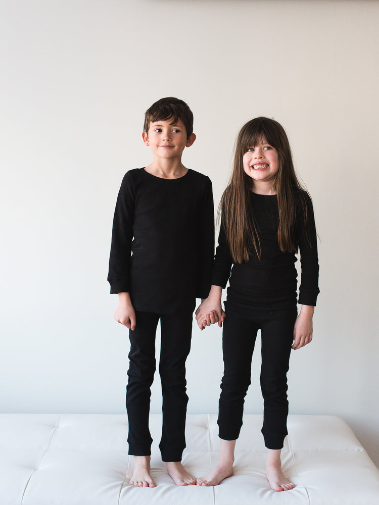 
                  
                    Load image into Gallery viewer, FINAL SALE - Organic Thermal Pajama Set -  BLACK
                  
                