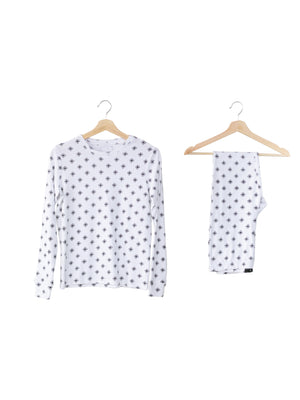 
                  
                    Load image into Gallery viewer, FINAL SALE - Women&amp;#39;s Pajama Set in Organic Cotton -  BLACK ON WHITE SNOWFLAKES
                  
                