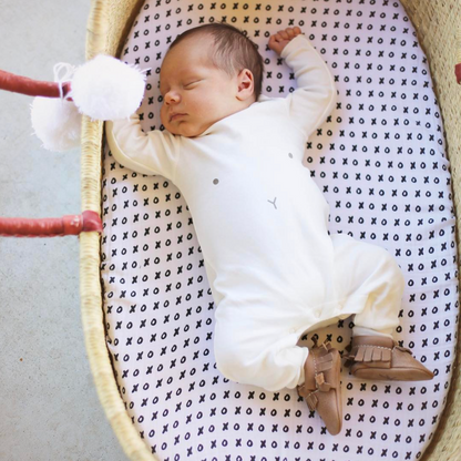 XO Bassinet + Small Changing Pad Sheet | GOTS Certified Organic Cotton Muslin