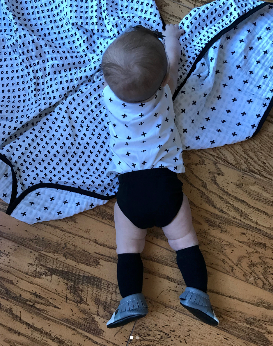 Organic baby bloomer in solid colors – alternate view 10