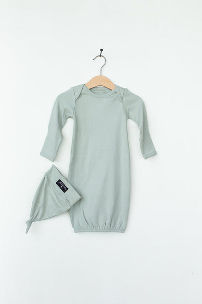 Belgian Block organic knot hat and gown set by Modern Burlap