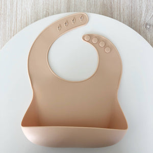 
                  
                    Load image into Gallery viewer, Little Eli - Silicone Bibs - Ivory Cream
                  
                