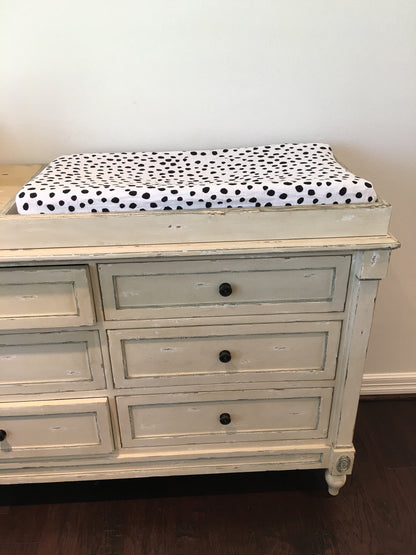 Spots organic changing pad cover by Modern Burlap