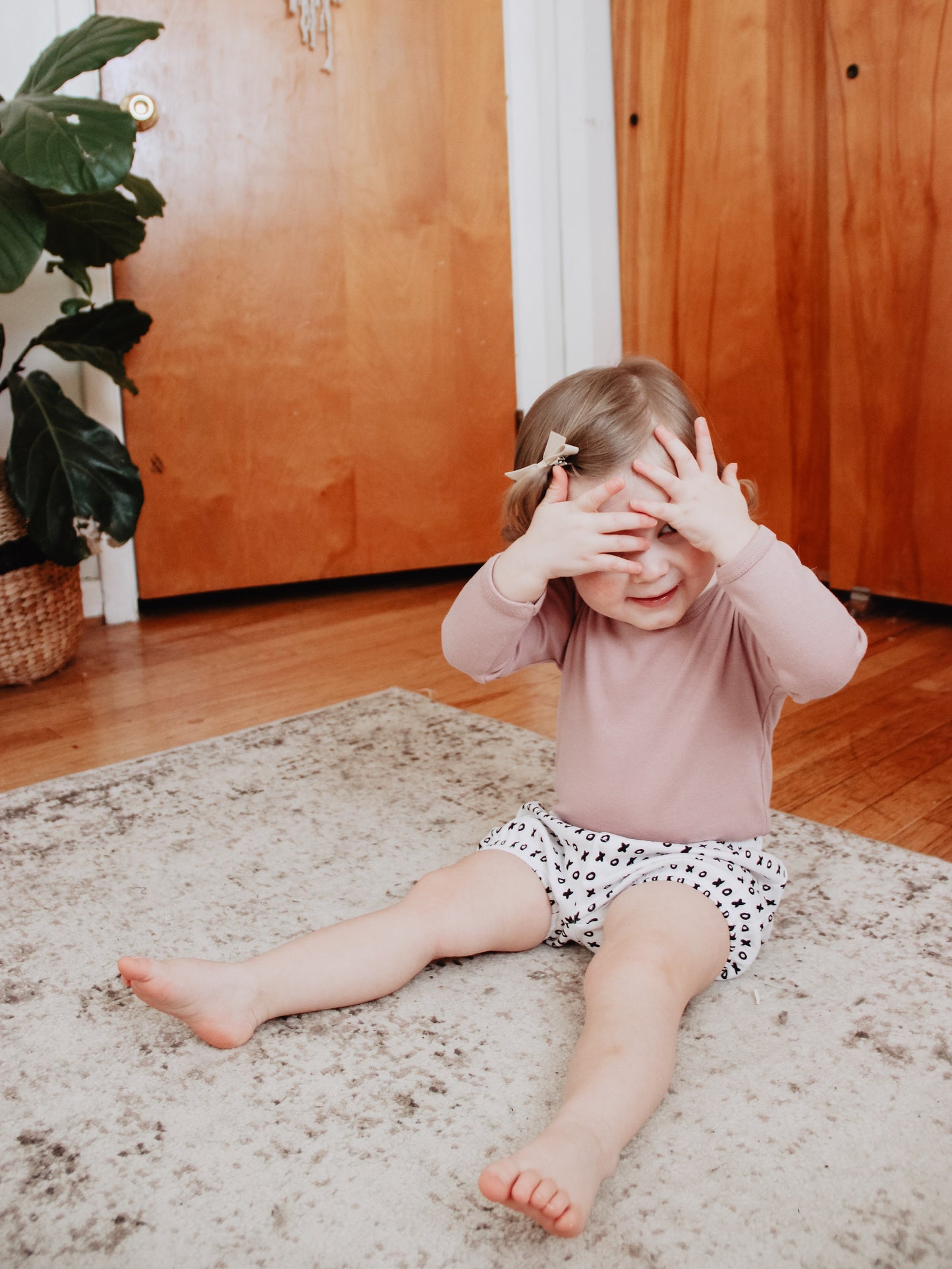 Organic kids shorts in signature prints – alternate view 8