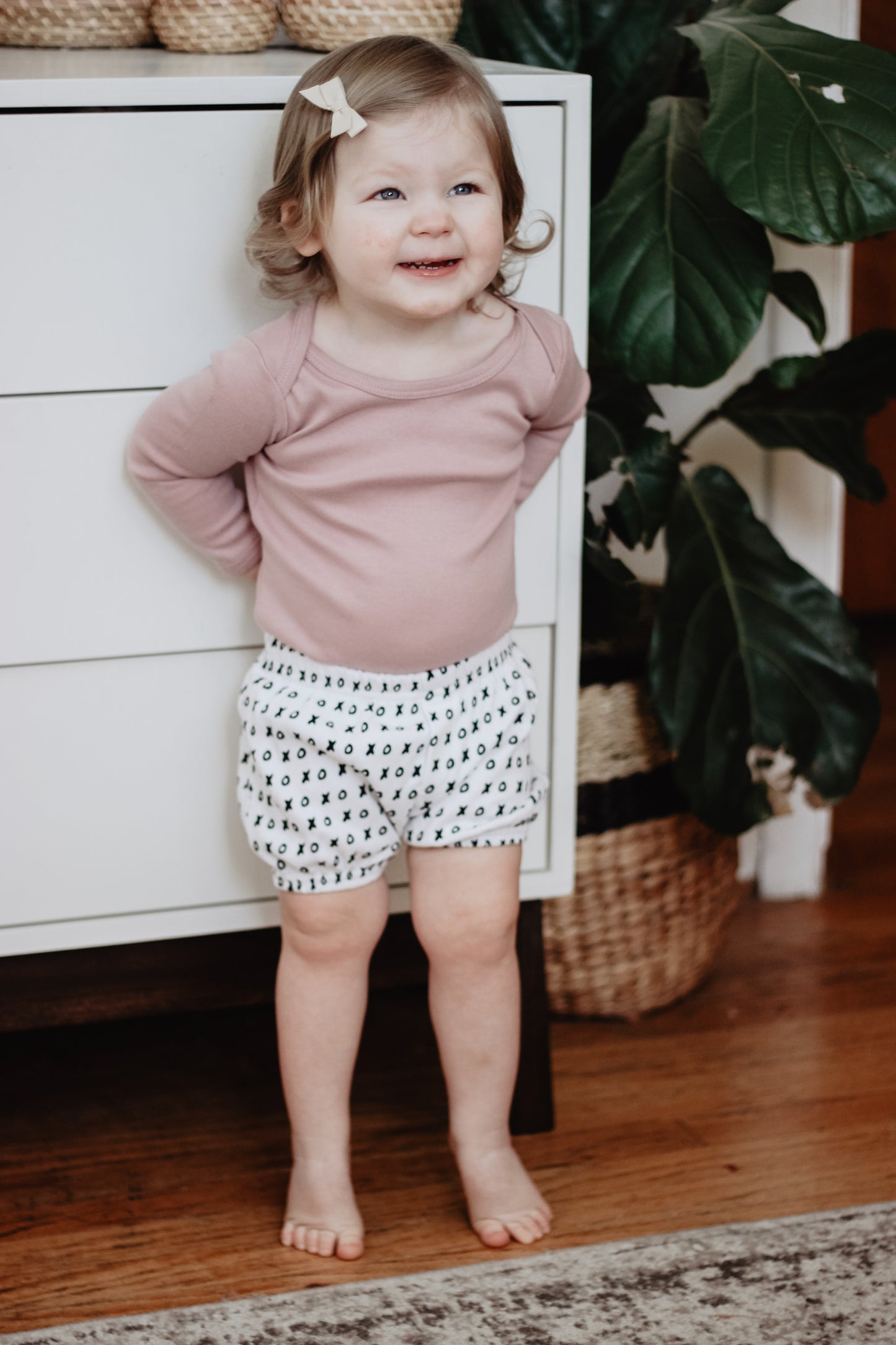Organic kids shorts in signature prints – alternate view 9