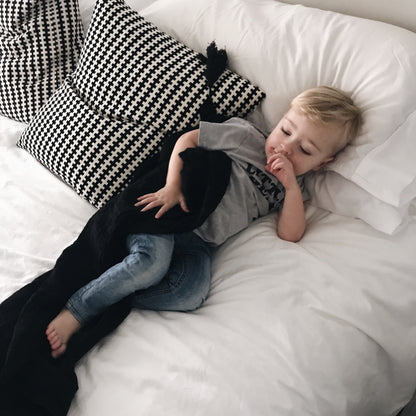 Organic Muslin XL Throw Blanket | Onyx Tassels | GOTS Certified Organic Cotton Muslin
