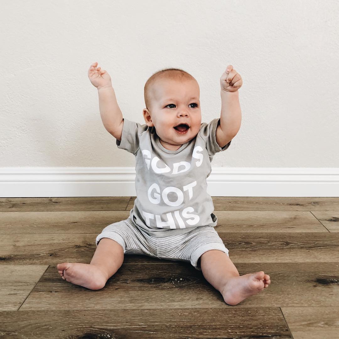*Perfectly Imperfect* God's Got this Kid's Scoop Neck Tee -  Light Gray