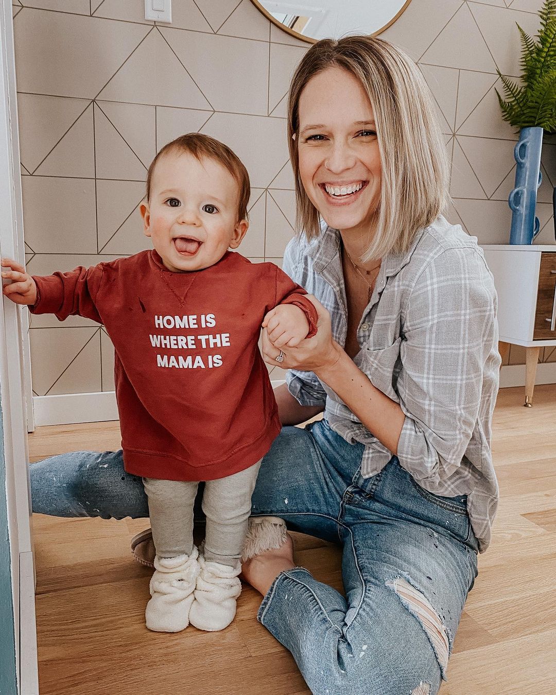 Home is where the mama is Kid's Sweatshirt